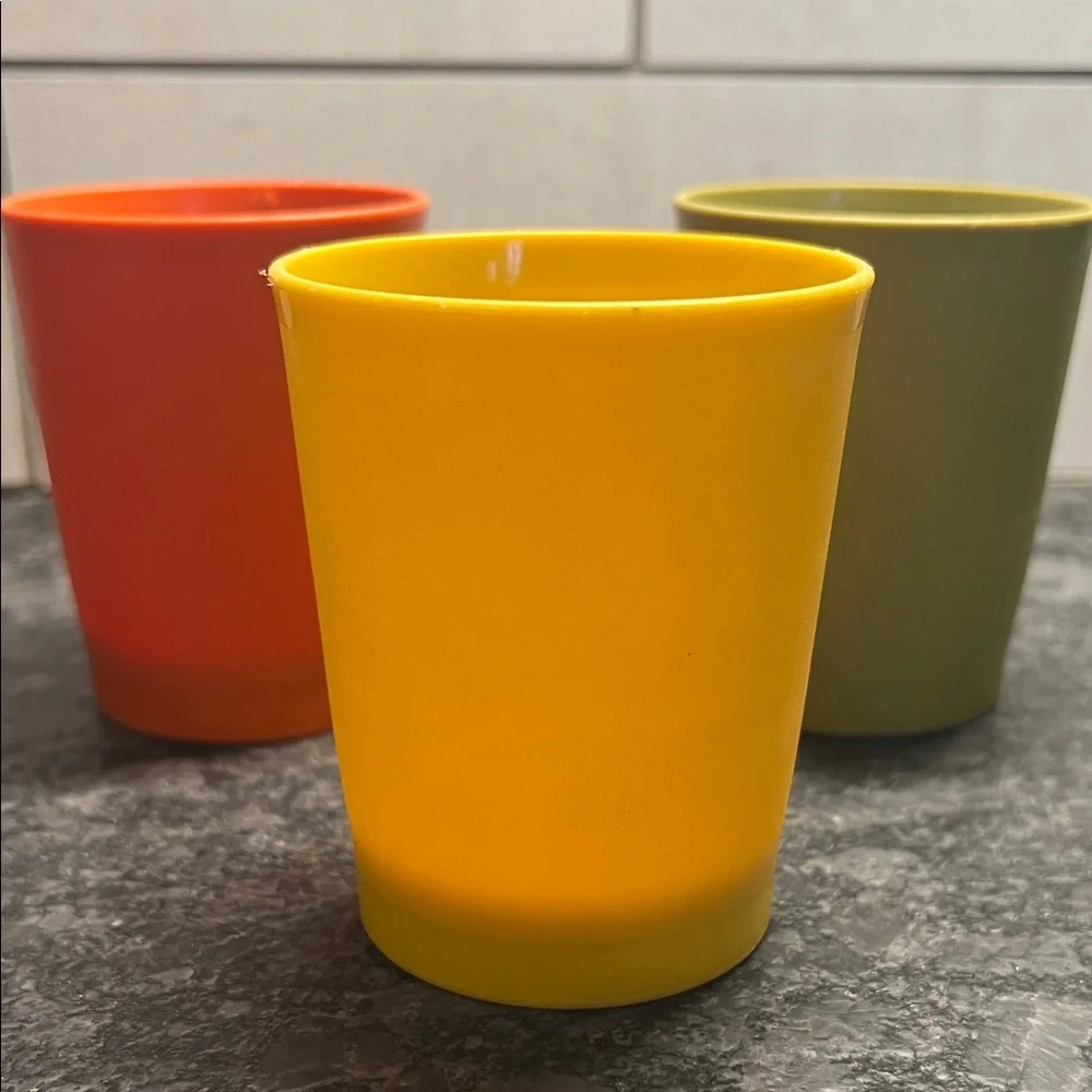 Set of Three Vintage Tupperware Colorful plastic Cups. 6 oz